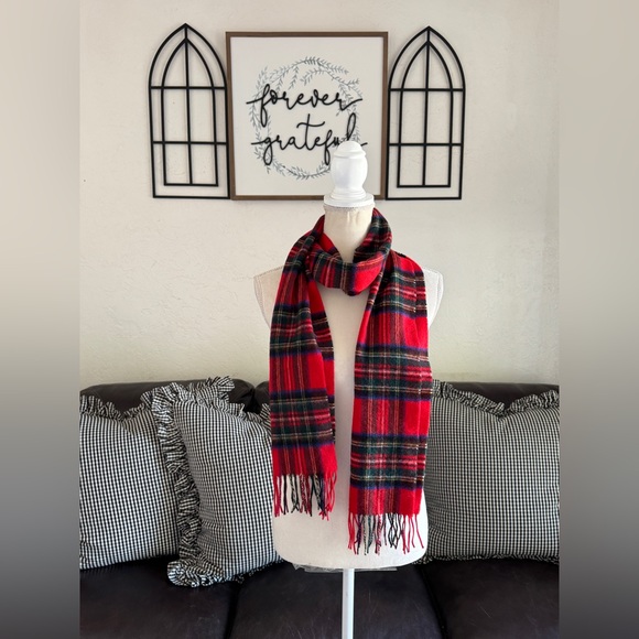 Johnstons 100% Cashmere Scarf Fringe Scotland Made Multicolor Plaid Soft Cozy - Picture 2 of 9